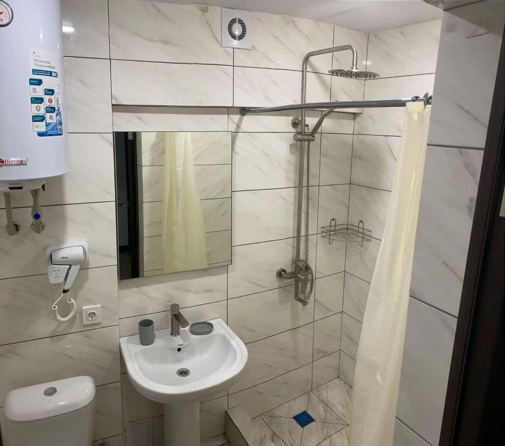 Гостевой Дом Атакар Hotel Gagra Exterior foto