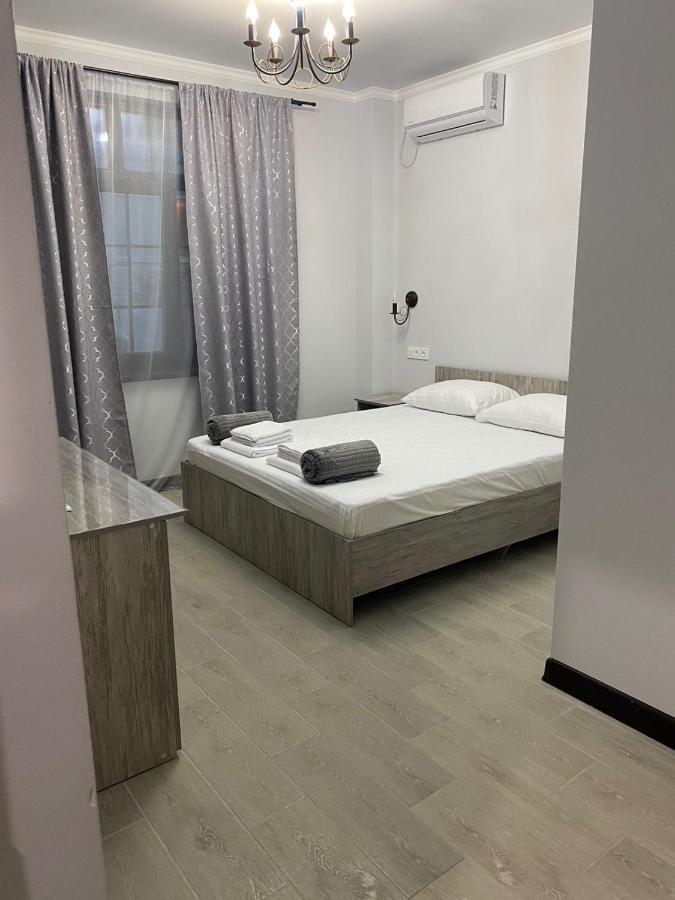 Гостевой Дом Атакар Hotel Gagra Exterior foto